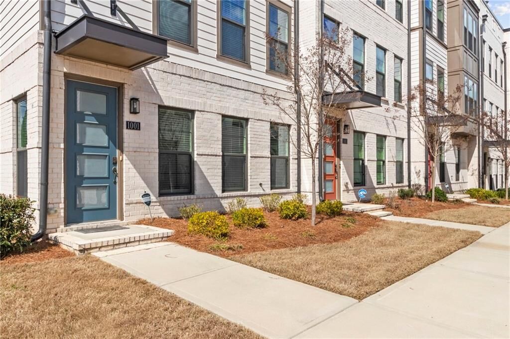 Property Photo:  1001 Burnside Lane NW  GA 30318 