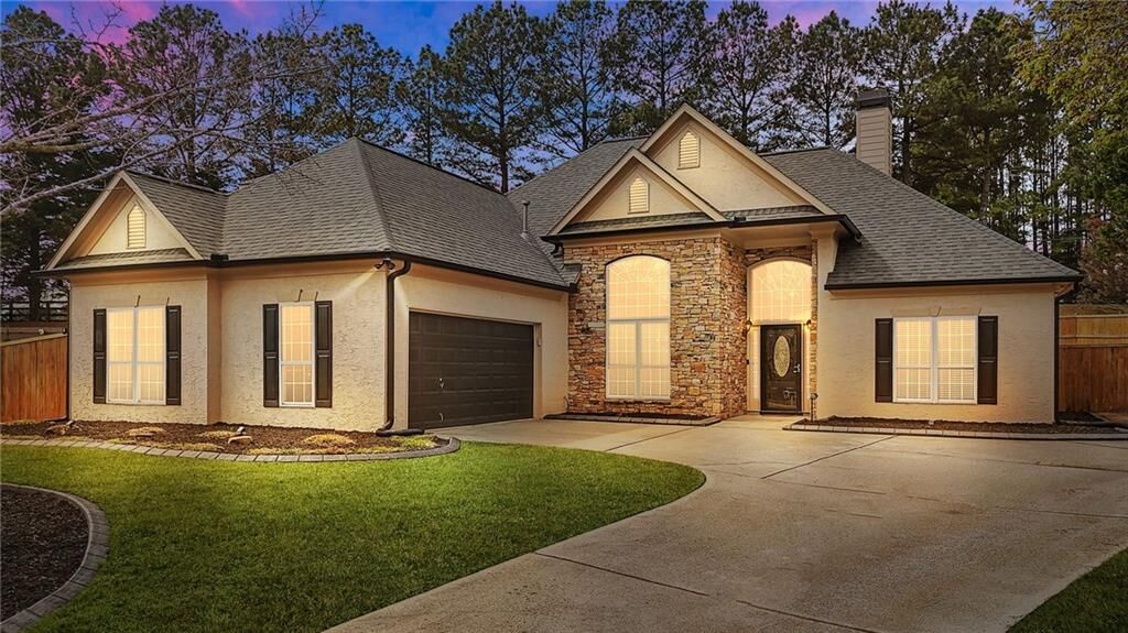 Property Photo: 1564 Ember Oaks Circle GA 30127