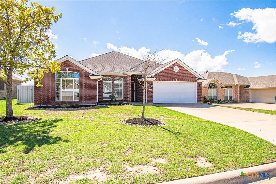 Property Photo: 1125 Chaucer Lane TX 76548