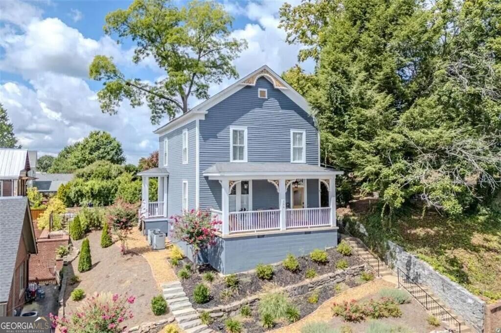 Property Photo: 204 E 5th Avenue GA 30161