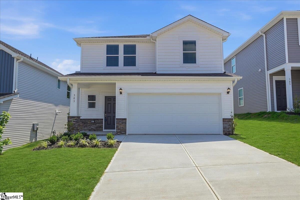 Property Photo: 303 Shortleaf Lane SC 29670
