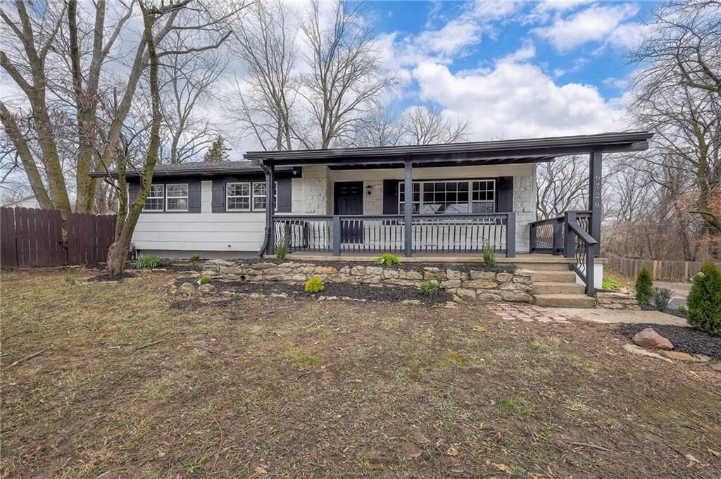 Property Photo:  6728 Montana Court  KS 66111 