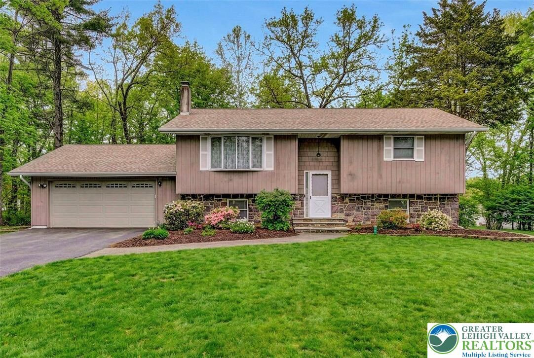 Property Photo: 107 Cindy Court PA 18301