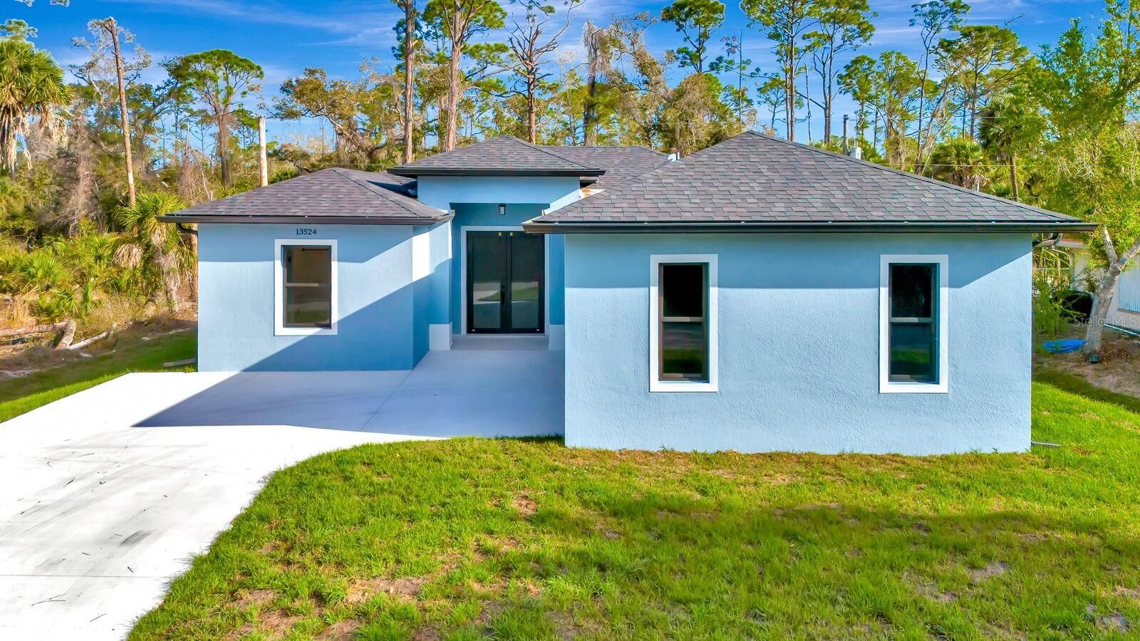 Property Photo:  13524 Sedgwick Avenue  FL 33953 