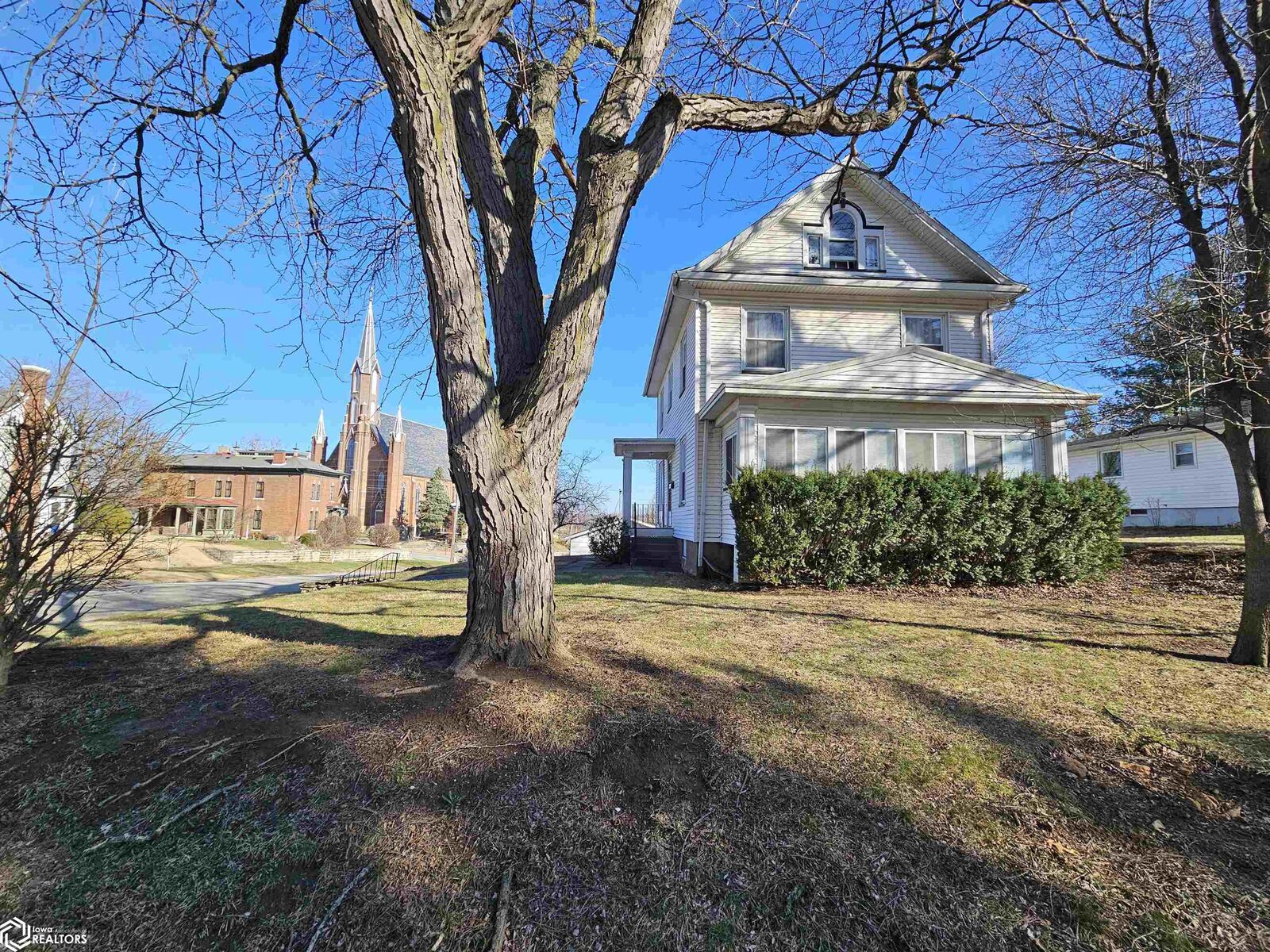 Property Photo:  212 S 7th Street  IA 52601 