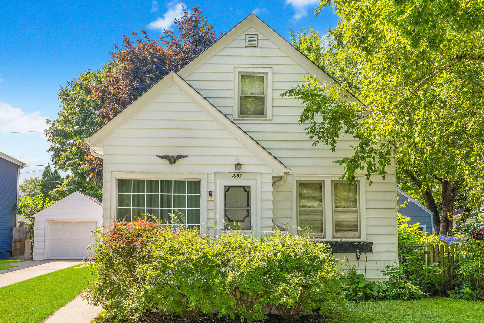 Property Photo: 4937 N Hollywood Ave WI 53217