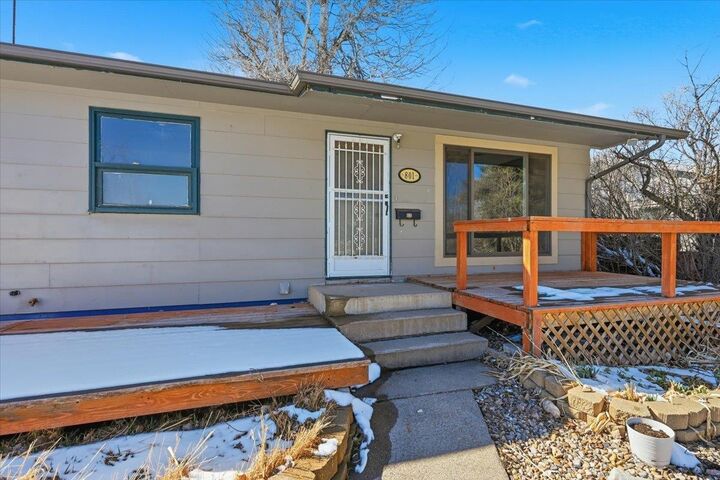 Property Photo:  801 N Yale Street  SD 57783 