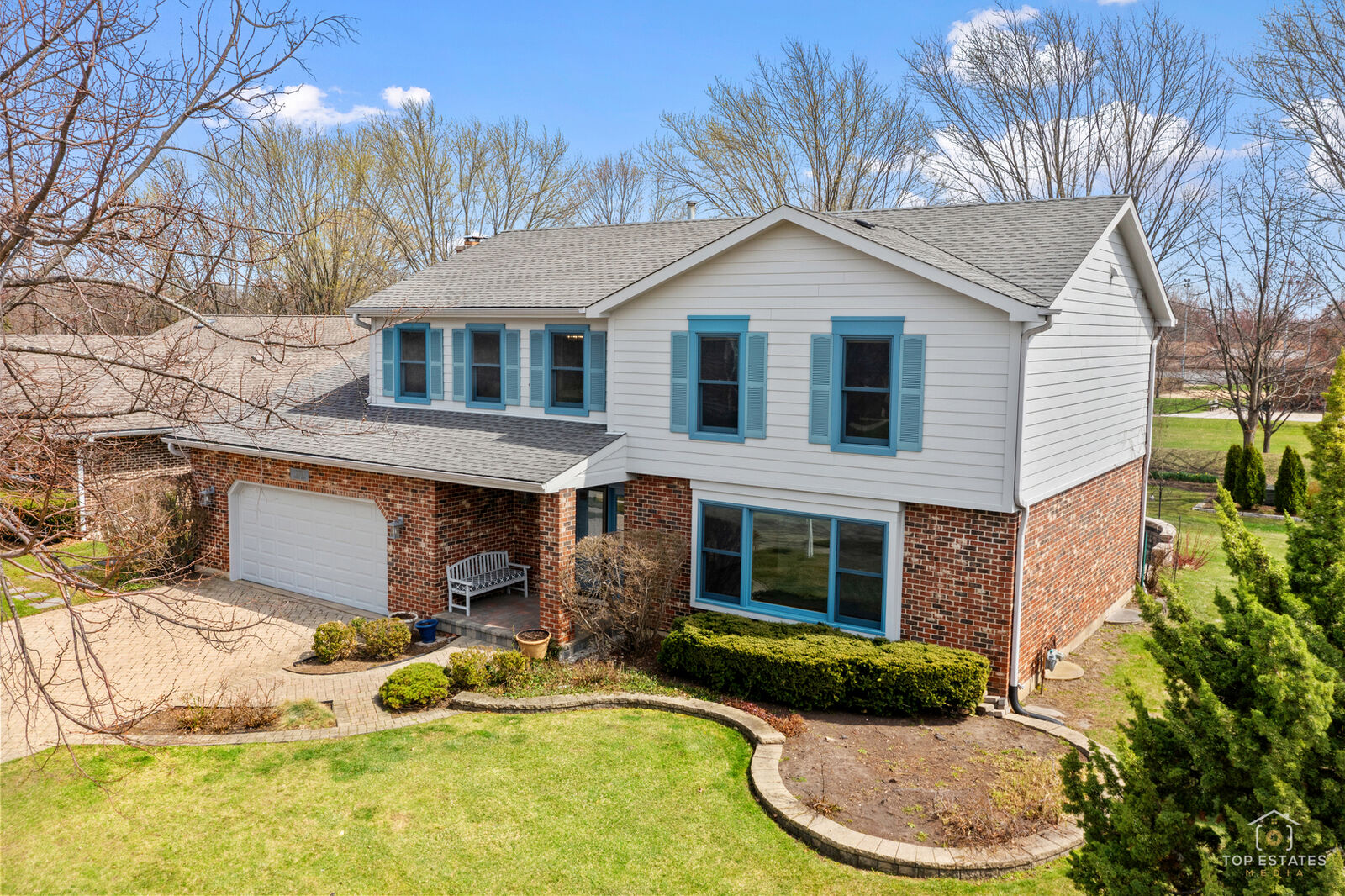 Property Photo:  225 Fairway Drive  IL 60070 