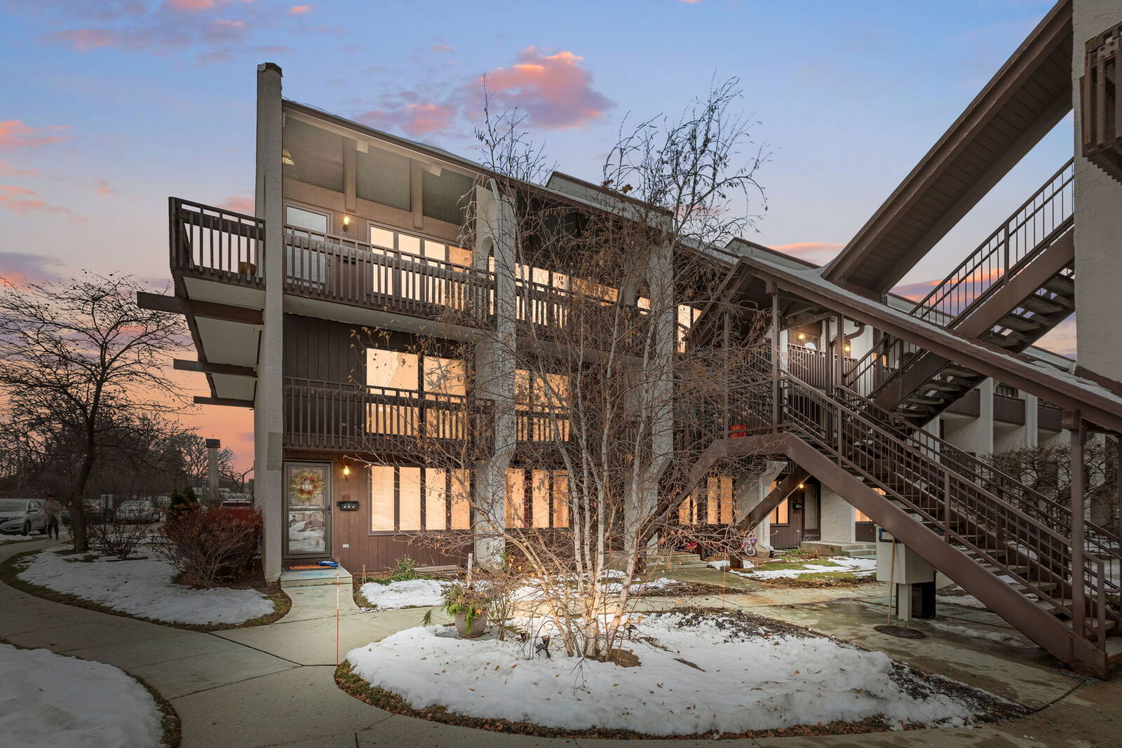 Property Photo:  6600 W Wood River Drive 201  IL 60714 