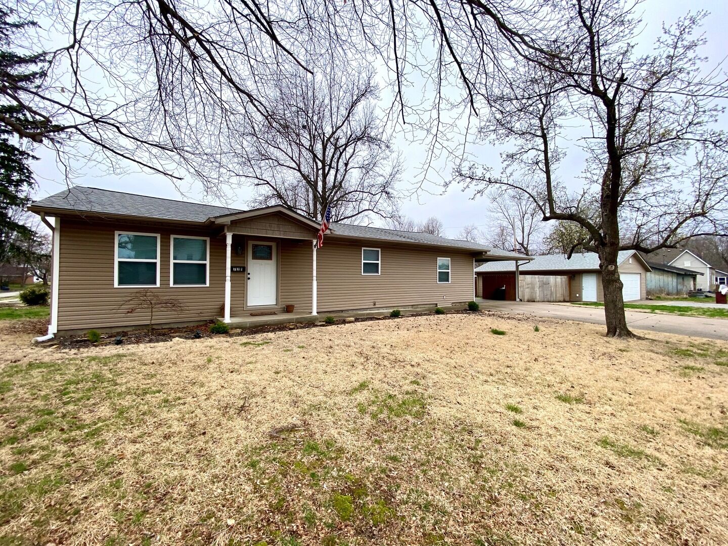 Property Photo:  721 N 17th Street  IL 62848 