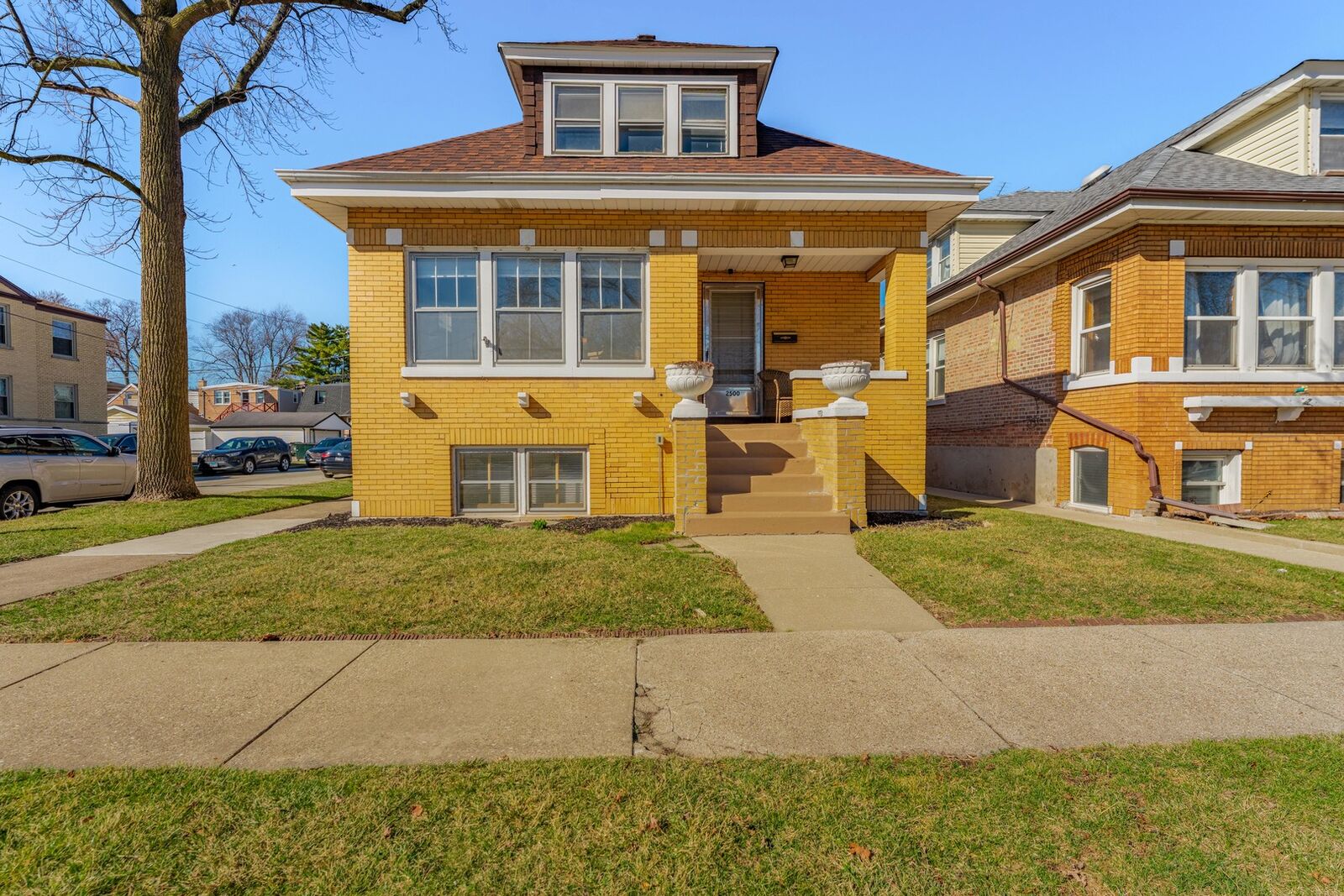 Property Photo:  2500 N 78th Court  IL 60707 
