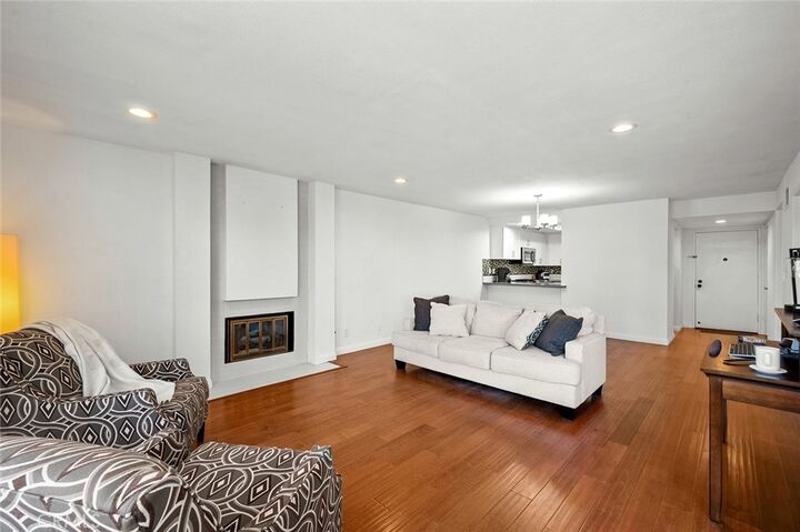 Property Photo:  2512 E Willow Street 104  CA 90755 