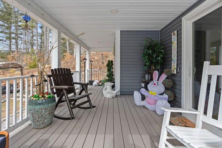 Property Photo:  26 Channel Lane  ME 04073 