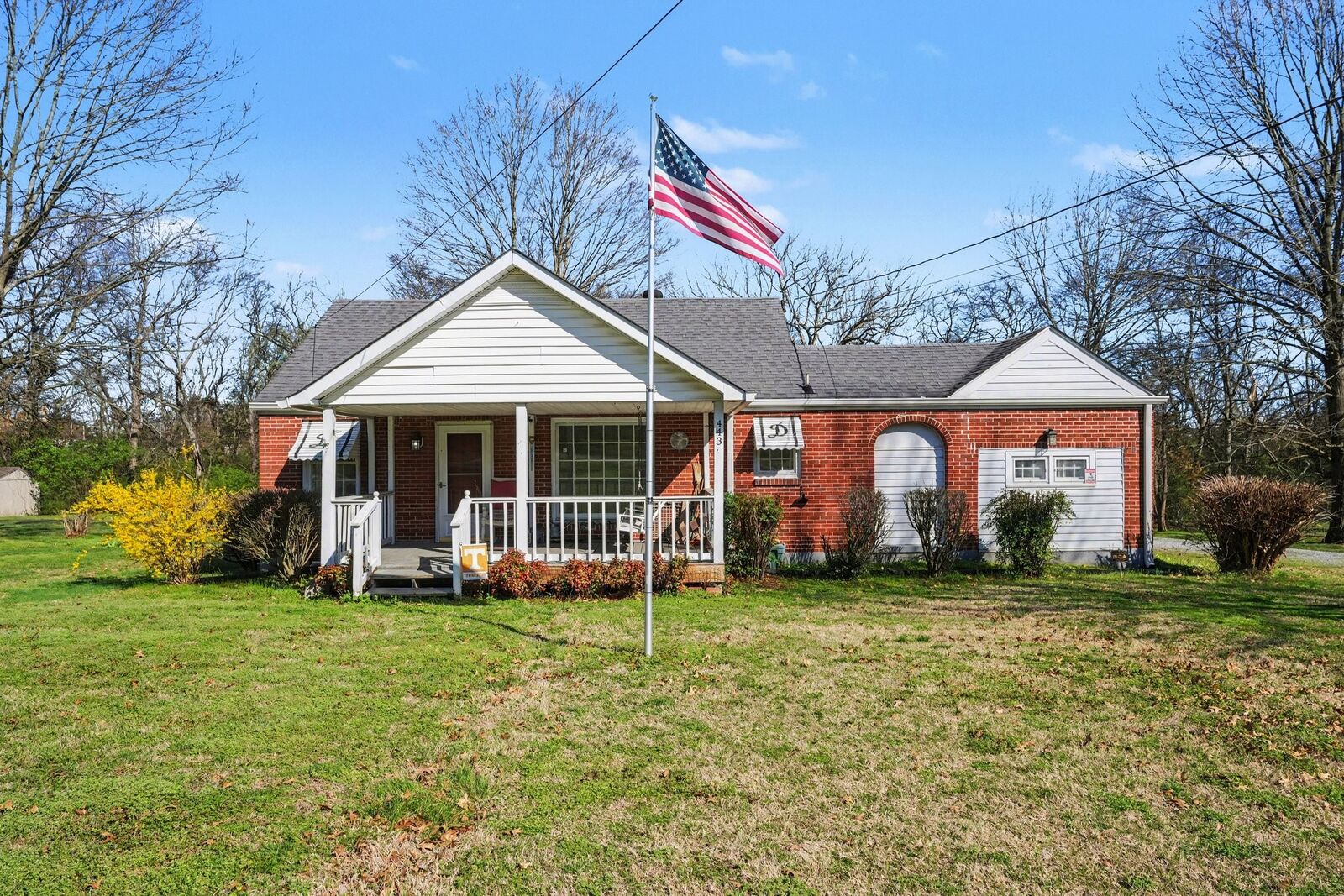 Property Photo: 443 Moss Trl TN 37072