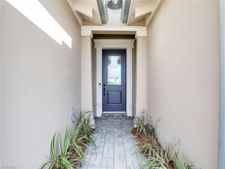 Property Photo:  8850 Calypso Ct  FL 34112 