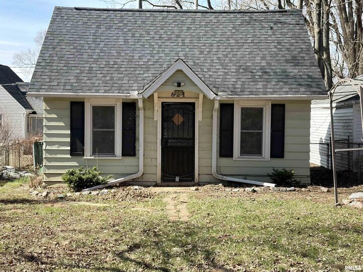 Property Photo:  621 S Stewart Street  IL 61610 