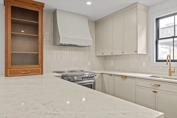 Property Photo:  29 Dartmouth St 29  MA 02474 