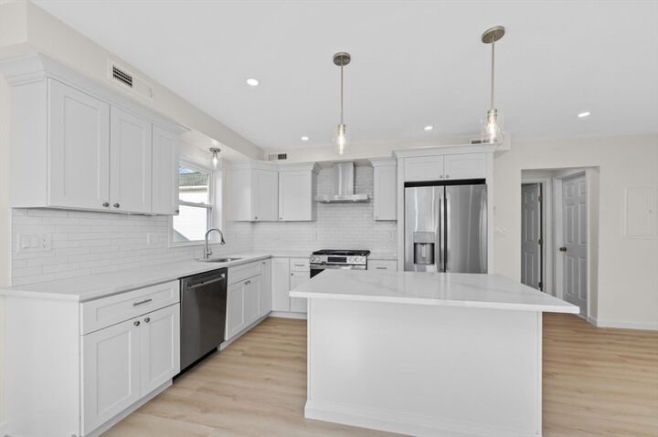 Property Photo:  48 Ash Ave B  MA 02145 