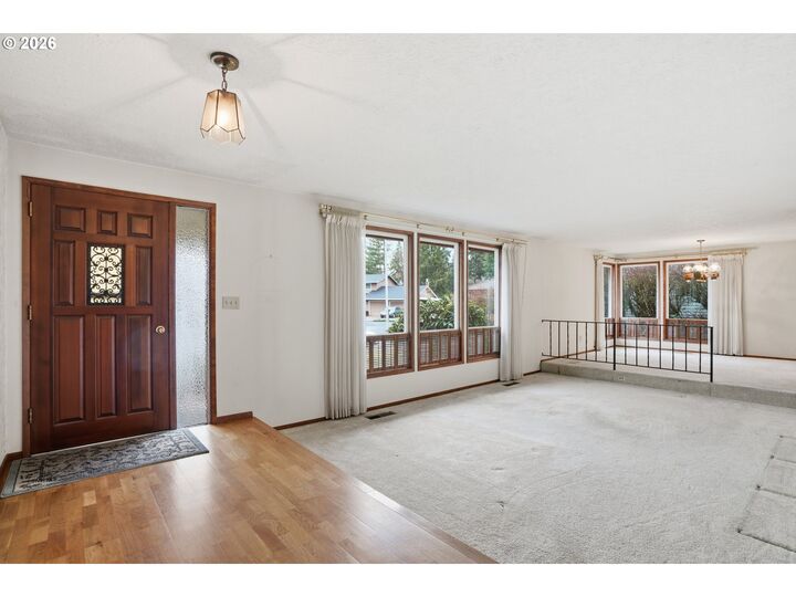 Property Photo:  17300 Timothy Way  OR 97027 