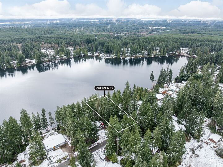 Property Photo: 1961 E Trails End Drive WA 98528