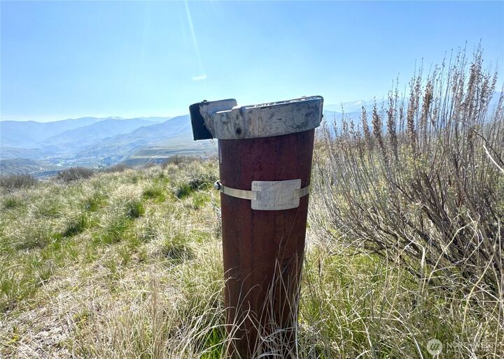 Property Photo:  1  Riverbend Overlook  WA 98834 