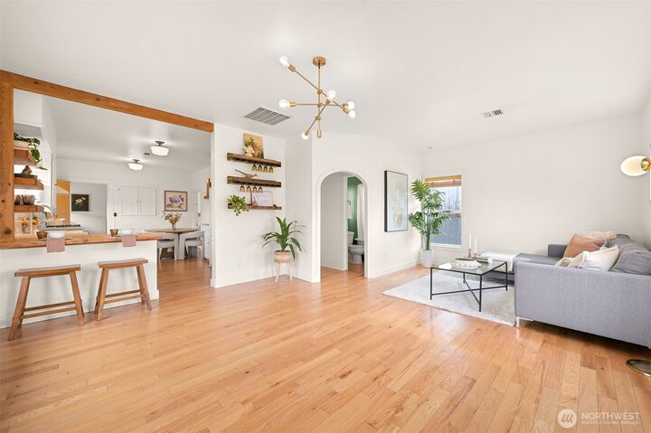Property Photo:  409  Kentucky Street  WA 98225 