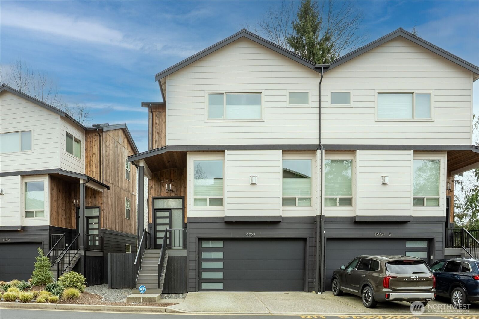 Property Photo:  19727  27th Place W 1  WA 98036 