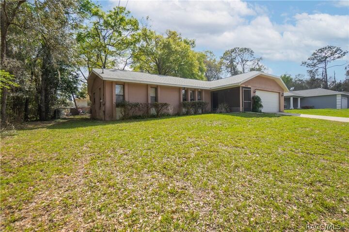 Property Photo: 6022 E Slate Street FL 34452