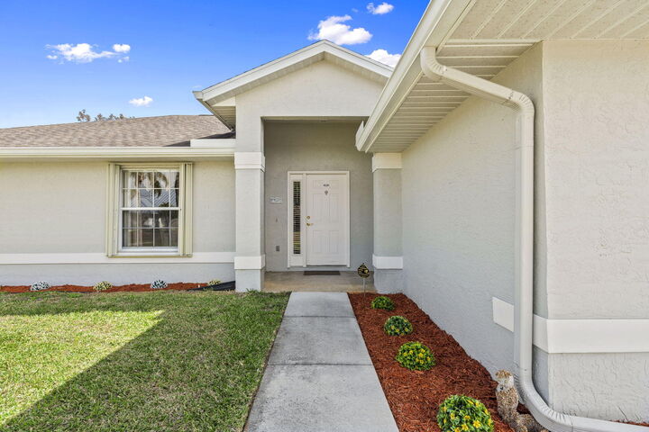Property Photo:  2743 SW District Avenue  FL 34953 