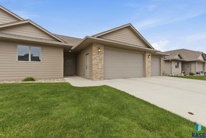Property Photo:  4505 E Kearney Pl  SD 57110 
