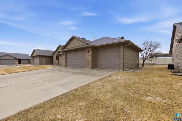Property Photo:  4505 E Kearney Pl  SD 57110 