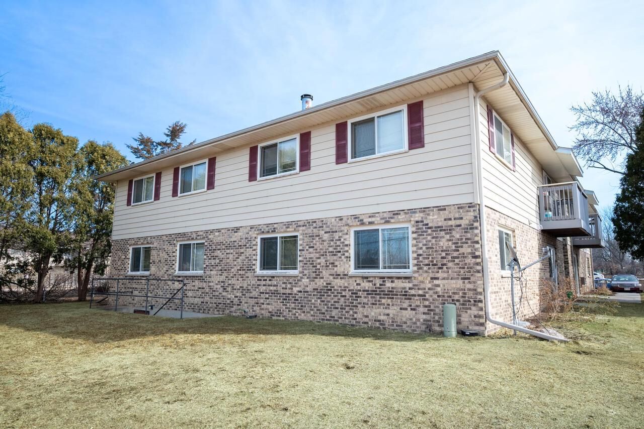 Property Photo: 1718 Onsgard Road WI 53704