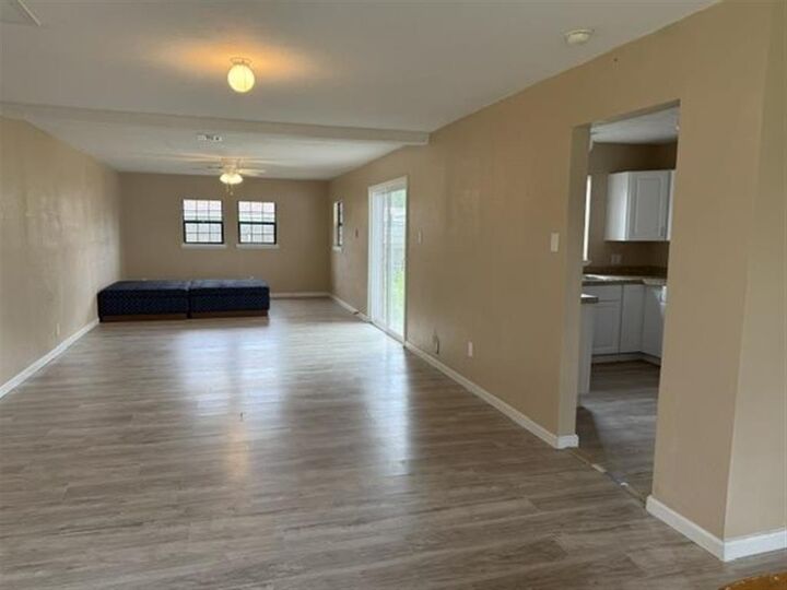 Property Photo:  1605 15th Street  LA 70601 