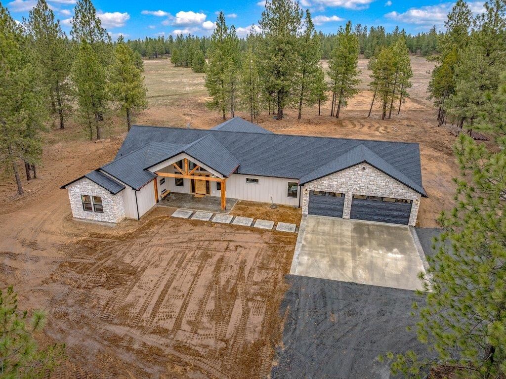 Property Photo:  1262 W Findley Ln Ln  WA 99006 