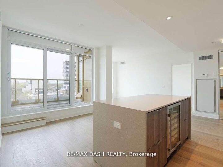 Property Photo:  151 Avenue Road 602  ON M5R 2H7 