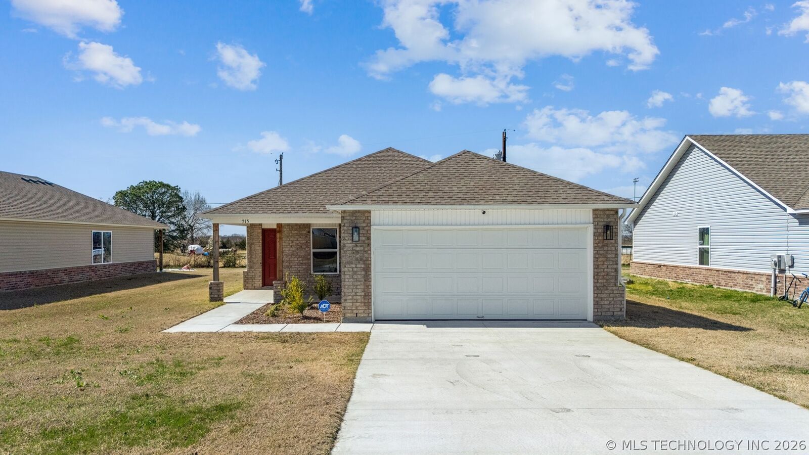 Property Photo:  715 N Dogwood Avenue  OK 74421 