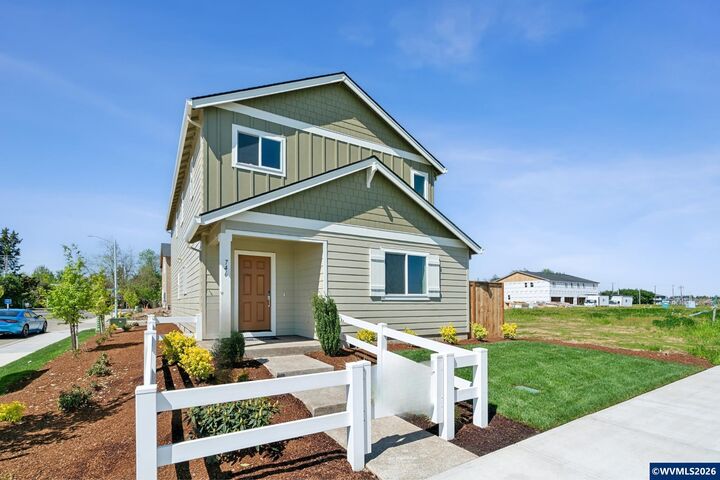 Property Photo: 746 Merriott Ln OR 97071