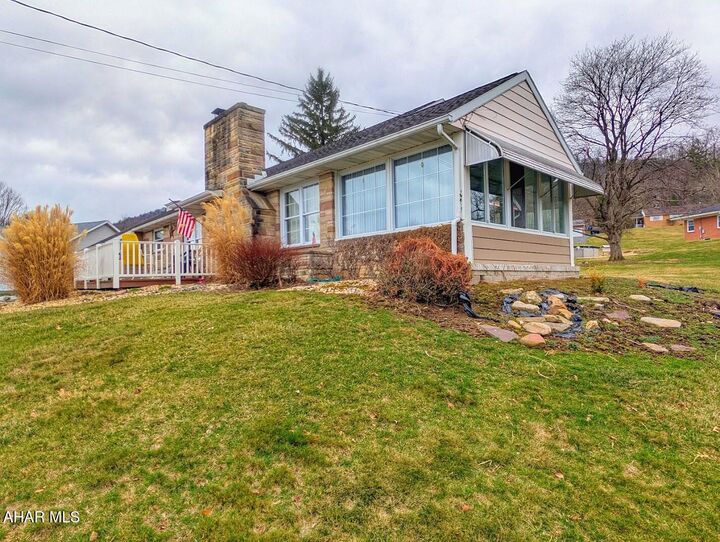 Property Photo:  155 Shawnee Circle  PA 15522 