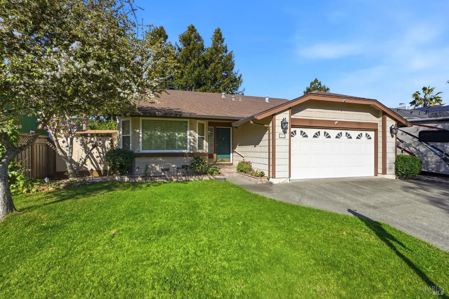 Property Photo: 123 Dartmouth Way CA 95492