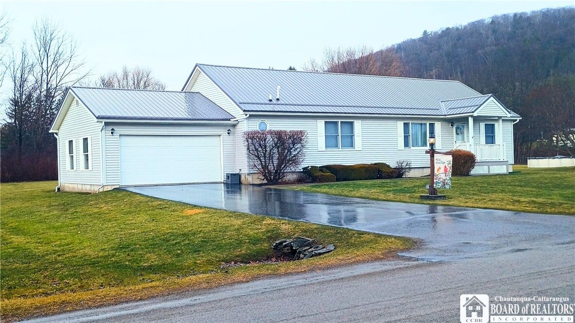 Property Photo:  8 Solterra Circle  NY 14706 