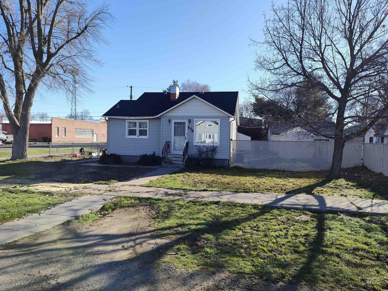 Property Photo:  506 California St  ID 83330 