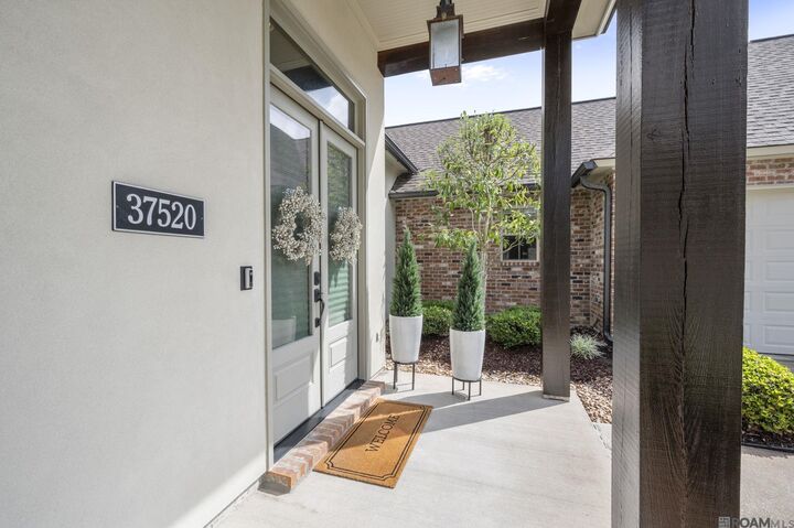 Property Photo: 37520 Cypress Hollow Ave LA 70737