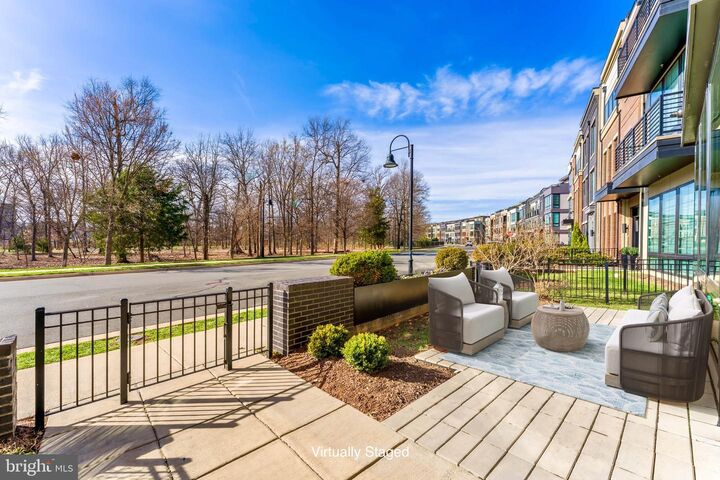 Property Photo:  20370 Northpark Drive  VA 20147 