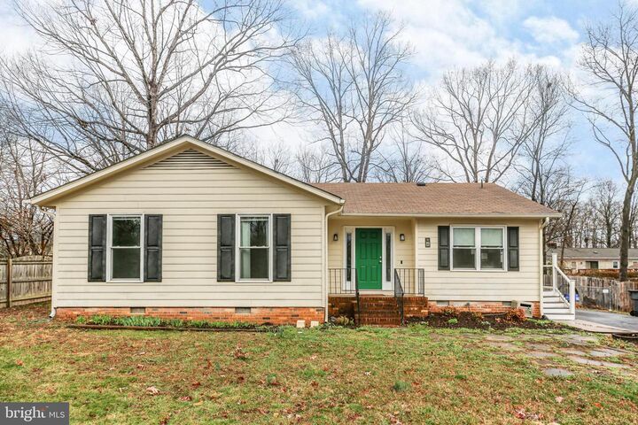 Property Photo:  4 Jonquil Court  VA 22408 