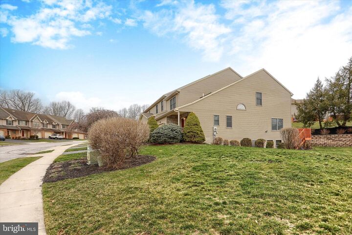 Property Photo:  1475 Maplewood Drive  PA 17070 