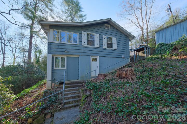 Property Photo:  71 Norfolk Lane  NC 28739 
