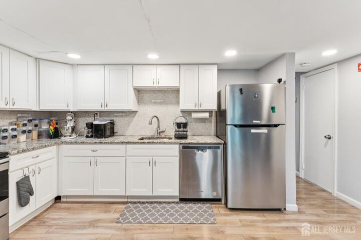 Property Photo:  22 Milstone Court  NJ 08081 