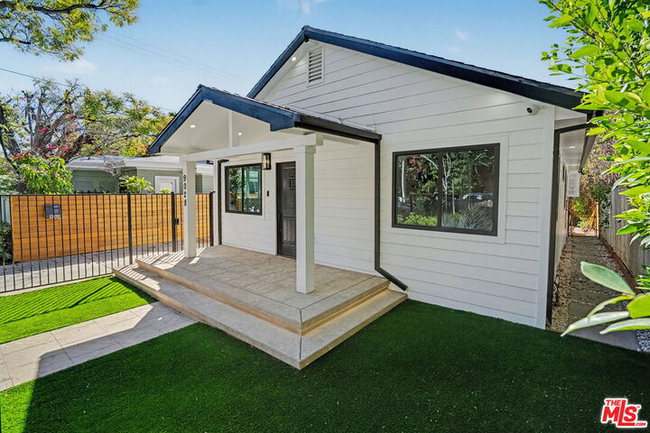 Property Photo:  9028 Keith Ave  CA 90069 