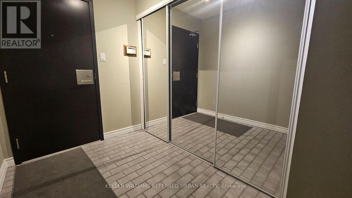 Property Photo:  25 The Esplanade 1922  ON M5E 1W5 