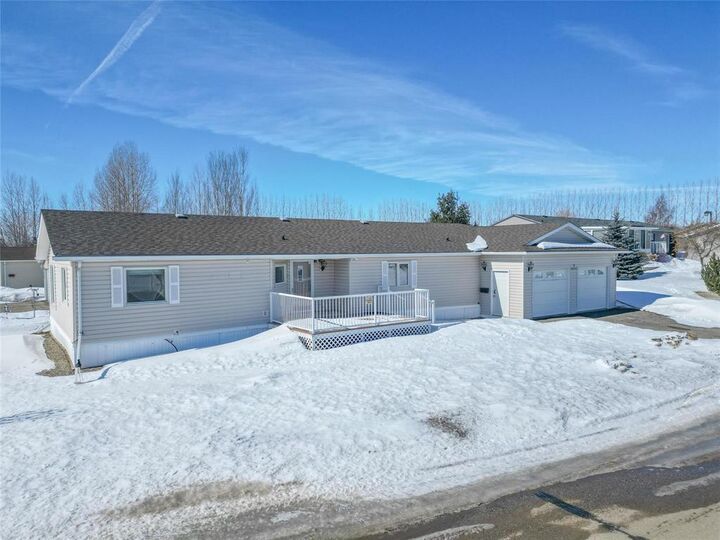 Property Photo:  1 Robin Bay  MB R7C 1C5 